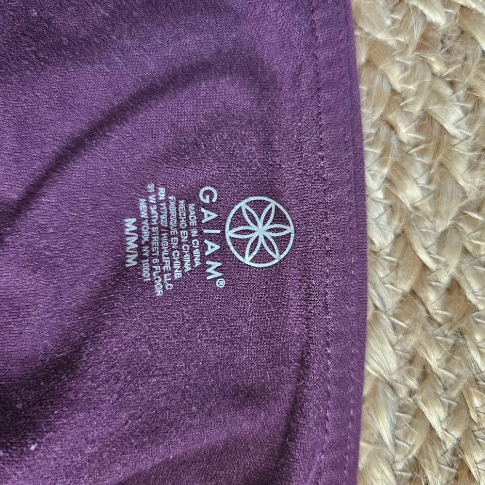 Chic Plum / Marroon Leggings With Pockets - Picture 8 of 12